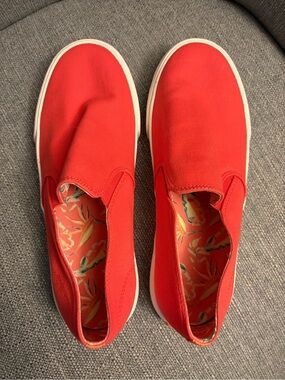 Vionic Salmon Sz 7.5 Slip-On Canvas Sneakers